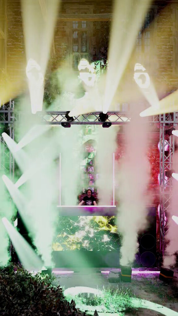 Eldoran’s stage with smoke and lights